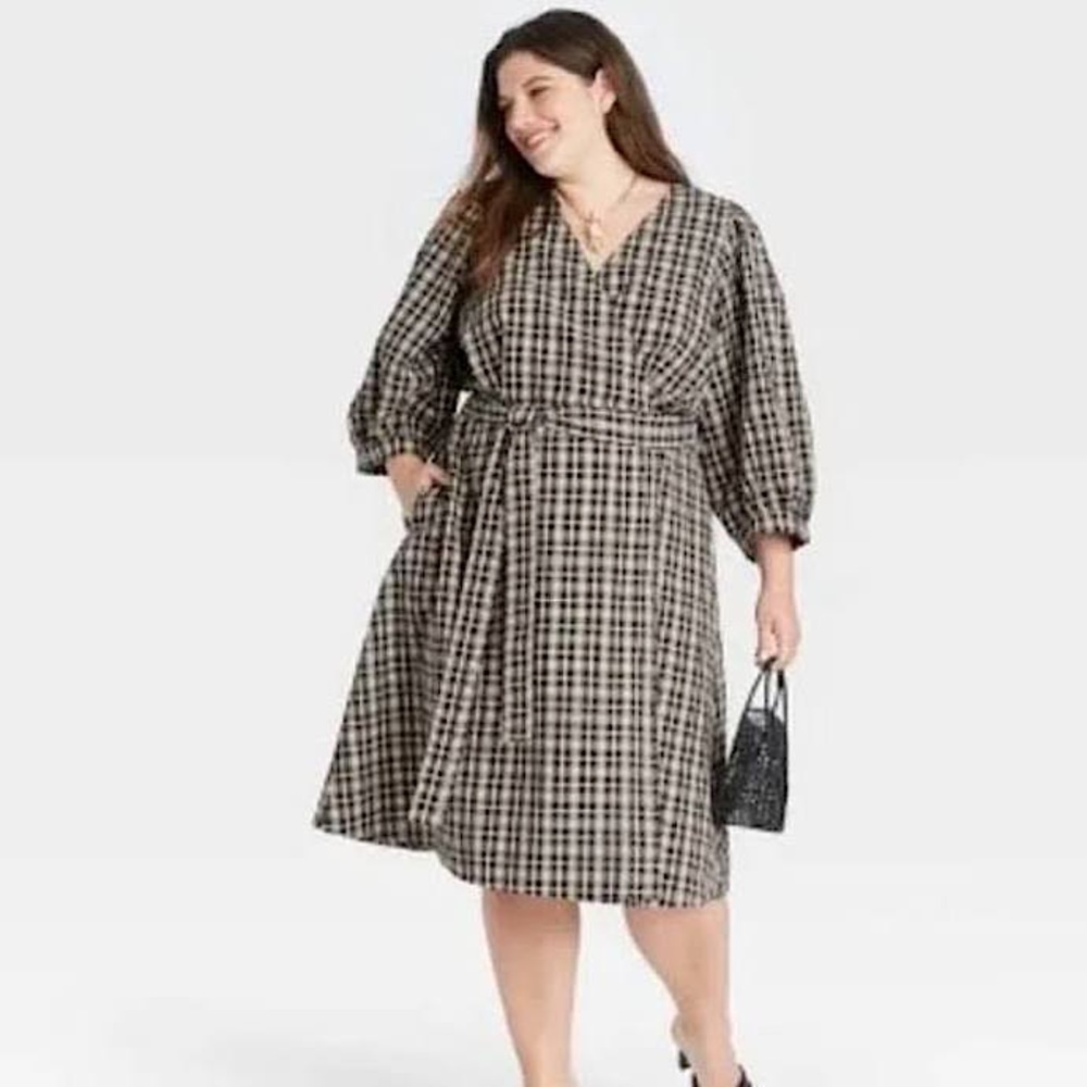 3/4 sleeve plaid wrap dress 🖤🤍